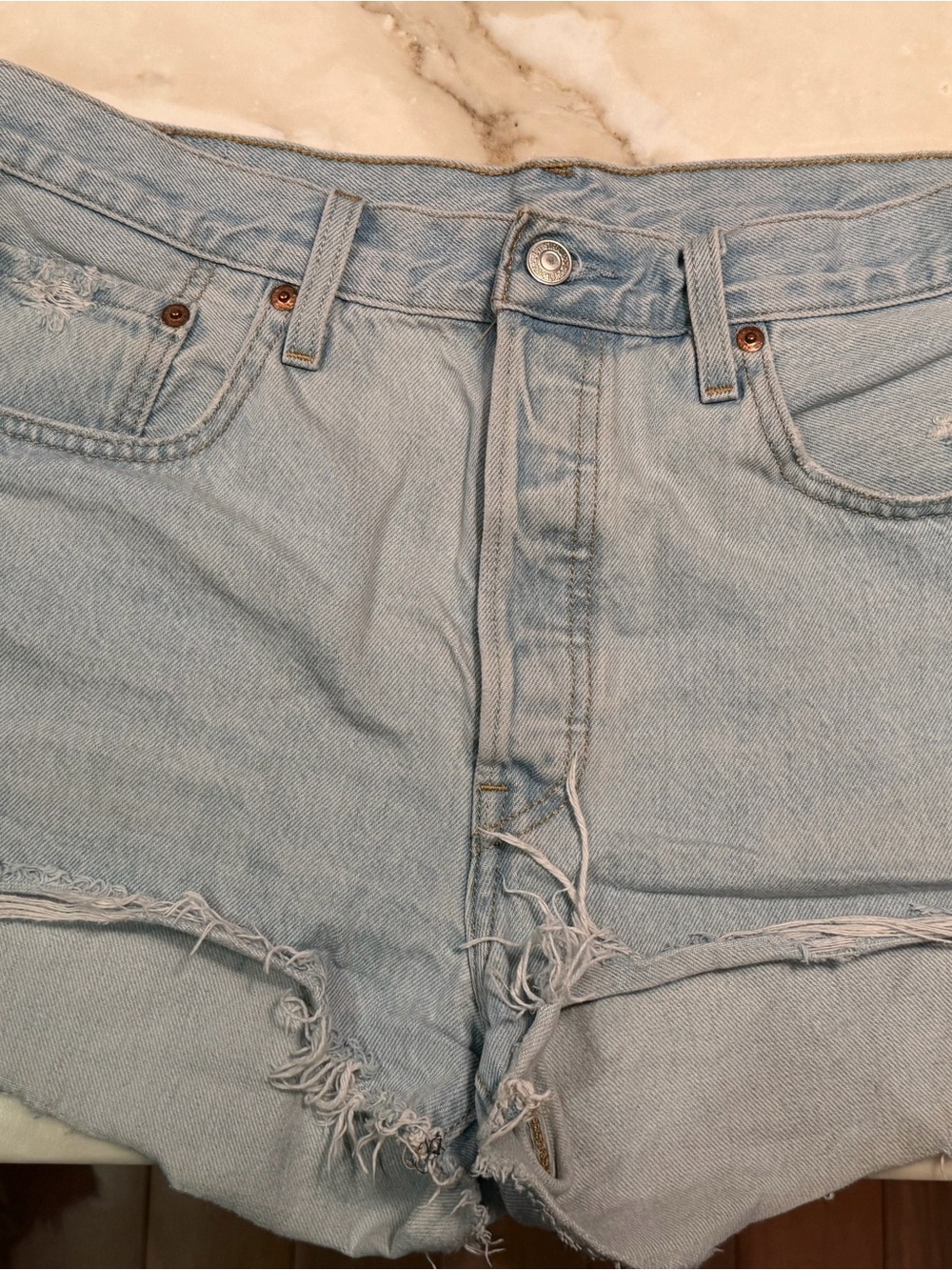 Levi’s 501 Distressed Cutoff Denim Shorts | Light Wash | Women’s W32